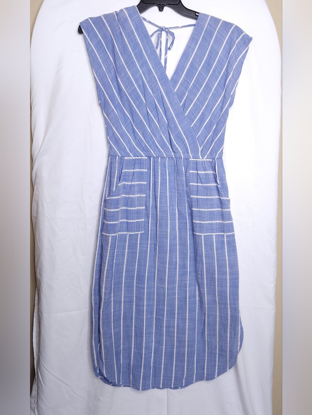 Universal Thread Striped V-Neck Sleeveless Summer Dress in Light Blue